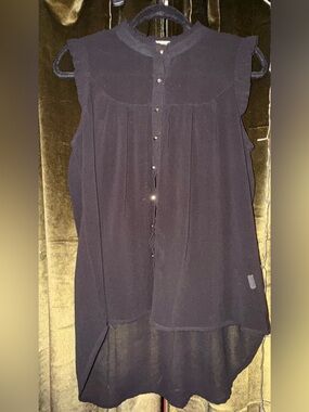 Lily Star Women’s Black sleeveless top